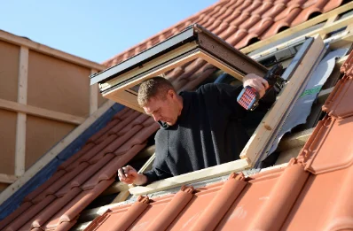 Pose de fenêtres de toit Velux au Pin-la-Garenne